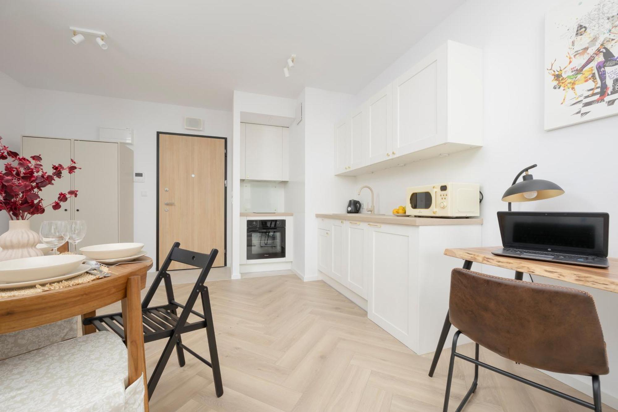 Modern With Balcony Near Aleje Jerozolimskie By Renters Varsovia